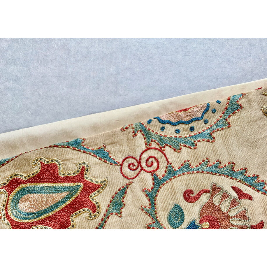 スザニ刺繍 九寸名古屋帯 鳥の子色B（仕立て上り） | 古布と帯