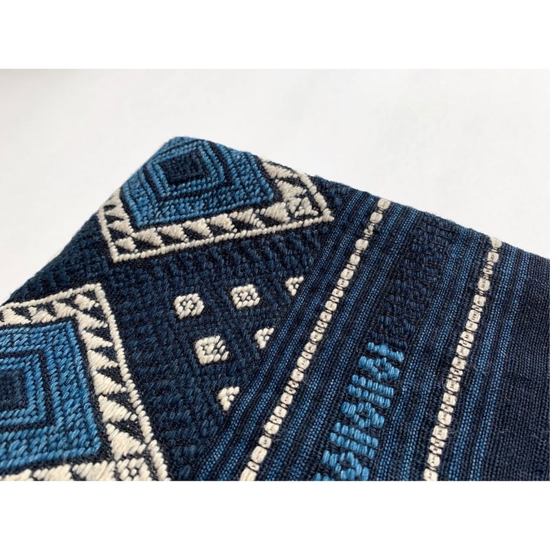 ラオス浮き織り 藍染 半幅帯 花と菱形 | 古布と帯 夫々 -sorezore-