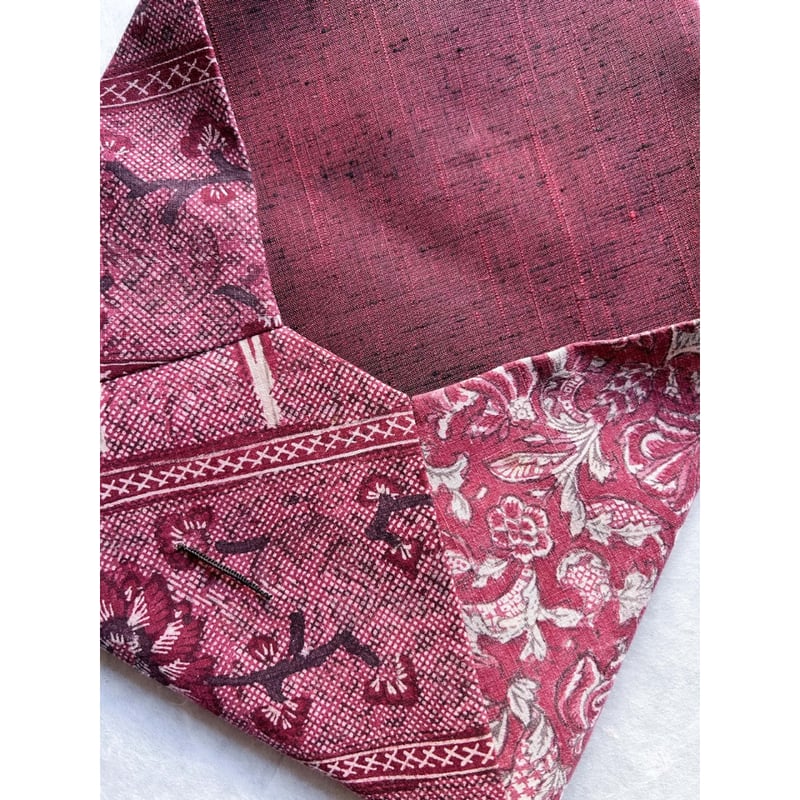 【数寄屋袋 18 インド更紗　赤】箱なし 数寄屋袋 インド更紗古裂 赤紅草花模様 | 古布と帯 夫々 -sorezore-