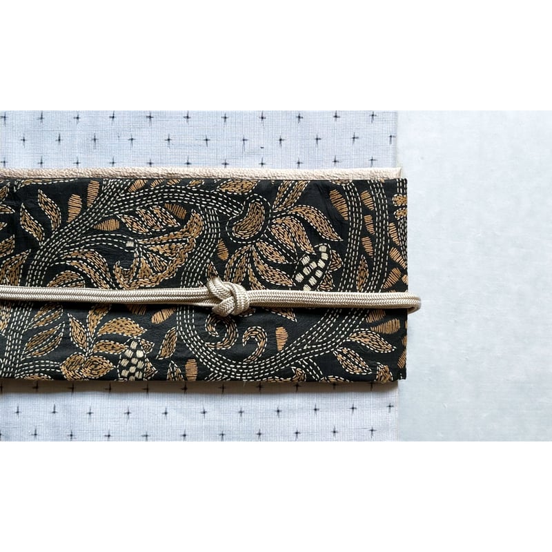 カンタ刺繍 九寸名古屋帯 黒に蓮の花（仕立て上り） | 古布と帯 夫々