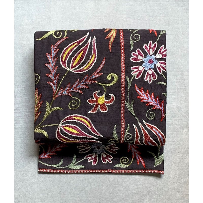 スザニ刺繍 九寸名古屋帯 黒A（仕立て上り） | 古布と帯 夫々