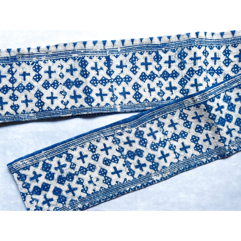 モン族 麻の半幅帯 藍染 クロスとドット | 古布と帯 夫々 -sorezore- 