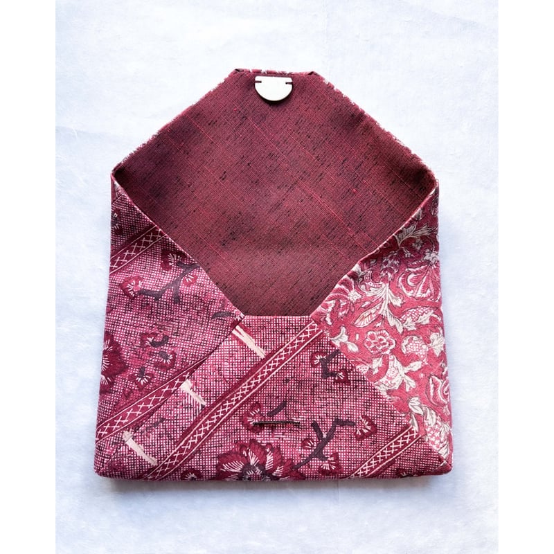数寄屋袋 インド更紗古裂 赤紅草花模様 | 古布と帯 夫々 -sorezore-