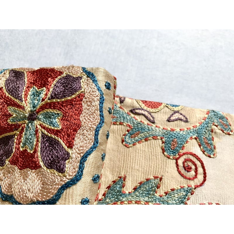 スザニ刺繍 九寸名古屋帯 鳥の子色B(仕立て上り) | 古布と帯 スザニ刺繍 九寸名古屋帯 鳥の子色B(仕立て上り) | 古布と帯