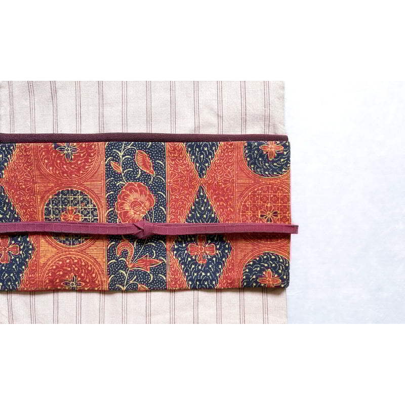 ジャワ更紗 九寸名古屋帯 赤丹に花と幾何学（仕立て上り