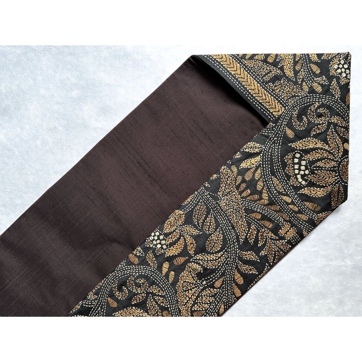 カンタ刺繍 九寸名古屋帯 黒に蓮の花(仕立て上り) | 古布と帯 カンタ刺繍 九寸名古屋帯 黒に蓮の花(仕立て上り) | 古布と帯