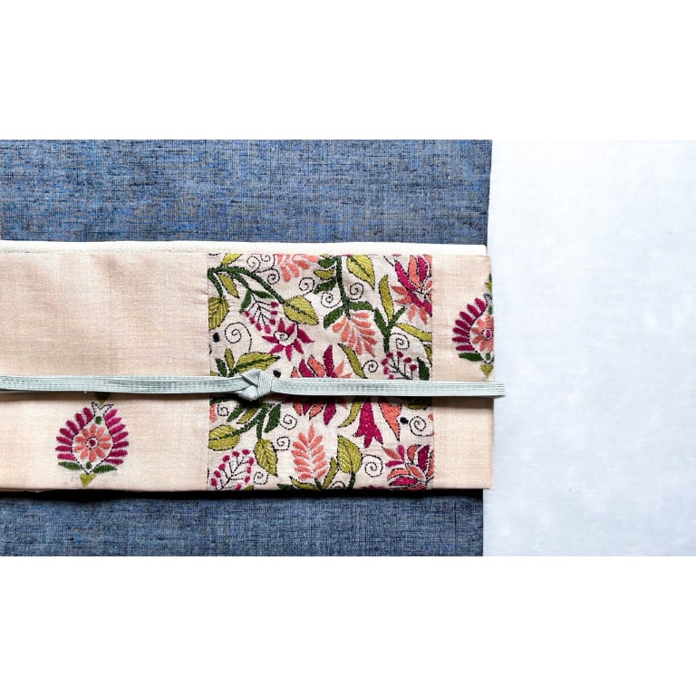 カンタ刺繍 九寸名古屋帯 花唐草と浮かぶ花(仕立て上り カンタ刺繍 九寸名古屋帯 花唐草と浮かぶ花(仕立て上り