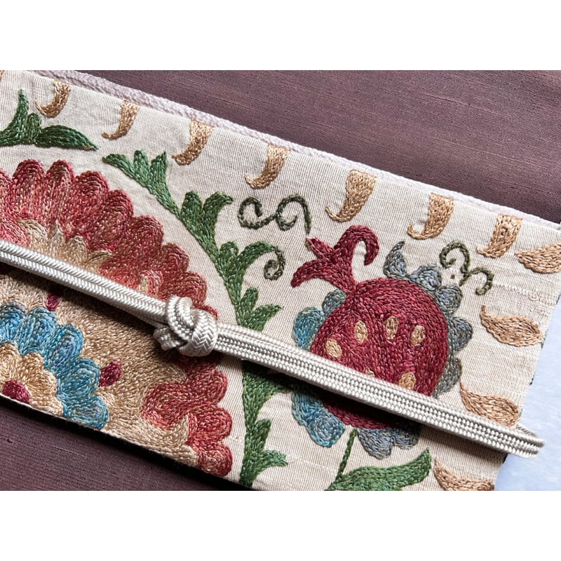 スザニ刺繍 九寸名古屋帯 花と柘榴 -関東巻き専用-（仕立て上り