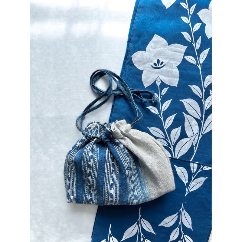 モン族 麻の巾着 藍染グラデーション | 古布と帯 夫々 -sorezore-