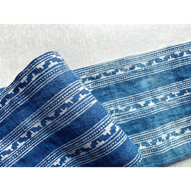 モン族 麻の半幅帯 藍染 グラデーション | 古布と帯 夫々 -sorezore-