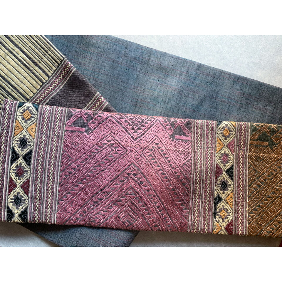 ☆ラオスの浮き織りブランケット70～80年前の古布2アンティーク