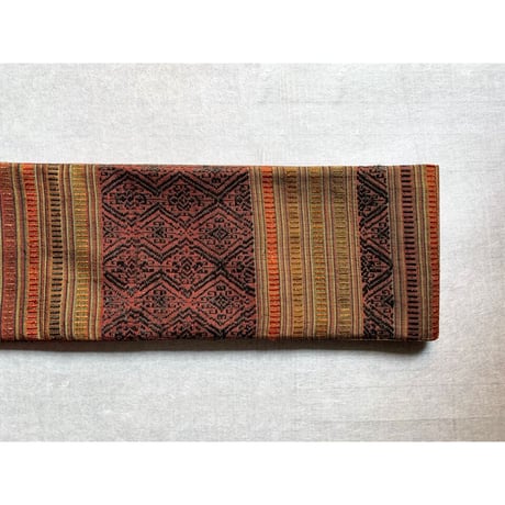 ★ラオスの刺繍布　70～80年前の古布　11　浮き織り　絣　アンティーク ☆ラオスの刺繍布 70～80年前の古布 11 浮き織り 絣 アンティーク