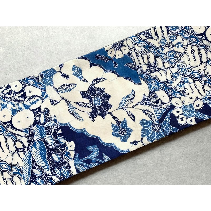 ジャワ更紗切嵌め半幅帯 藍染花蝶模様 | 古布と帯 夫々 -sorezore-