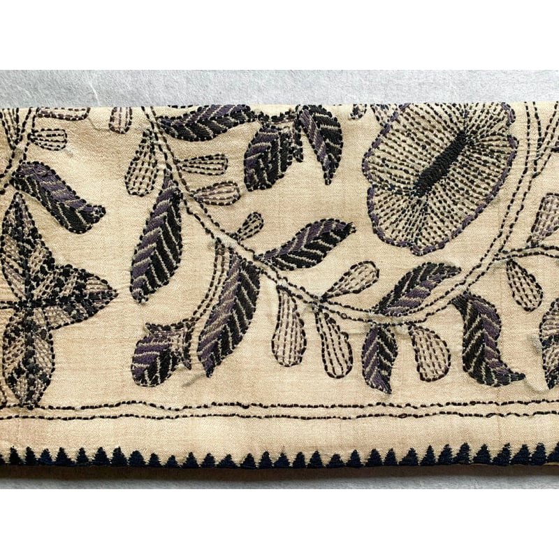 名古屋帯　刺繍×透かし地　花唐草文　ダークグレー(墨茶系) 前柄2種　洒落帯 名古屋帯 刺繍×透かし地 花唐草文 ダークグレー(墨茶系) 前柄2種 洒落