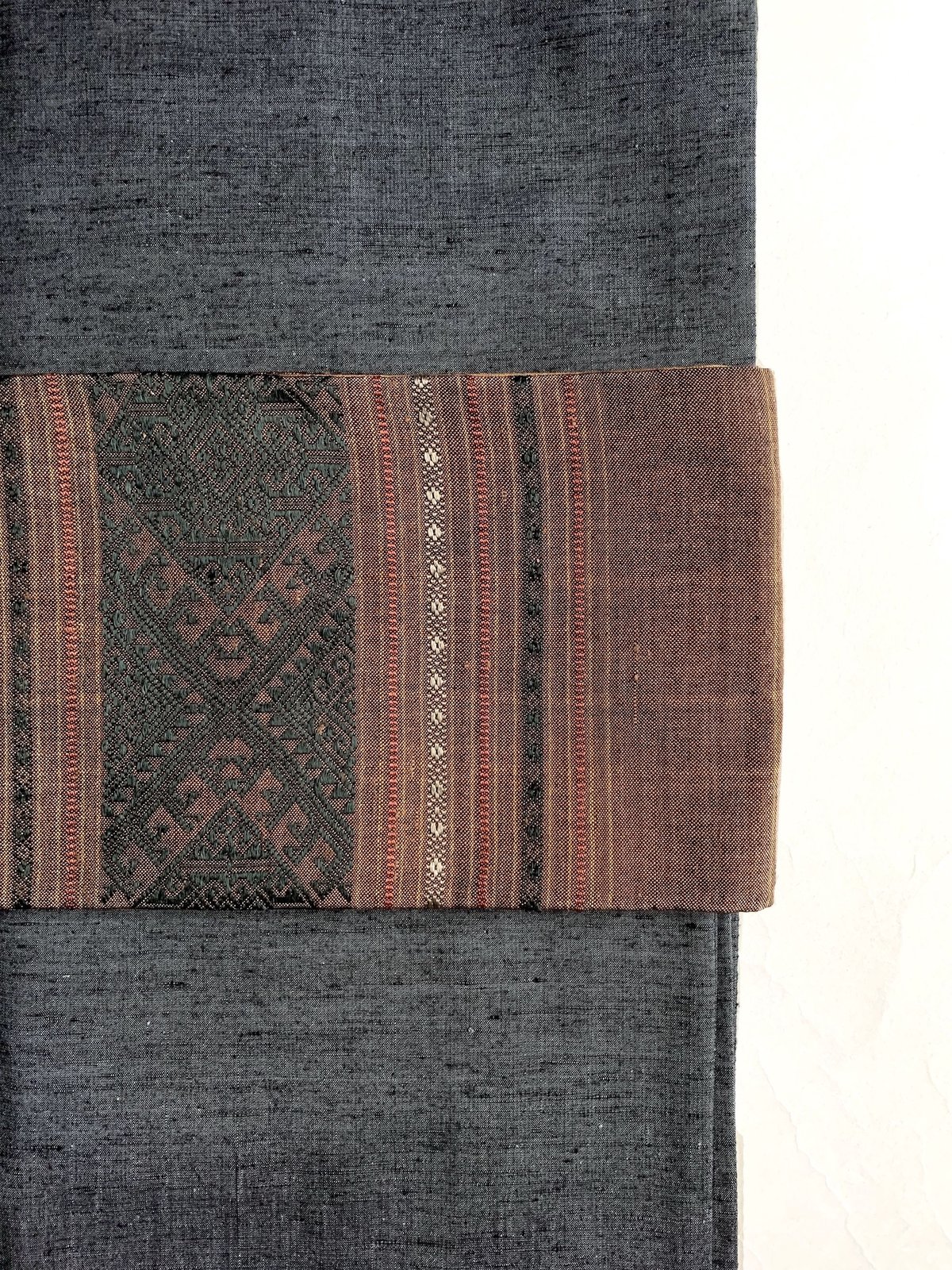 ラオス 浮き織りシルク 半幅帯 駱駝色 | 古布と帯 夫々 -sorezore-