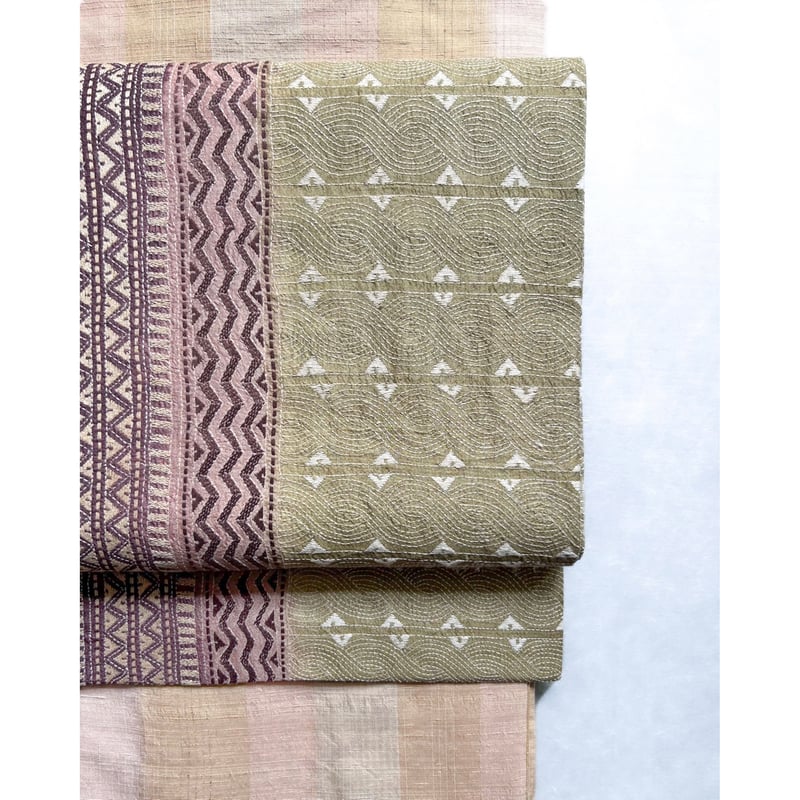 カンタ刺繍シルクサリー 九寸名古屋帯 若菜色×薄柿色 (仕立て上り