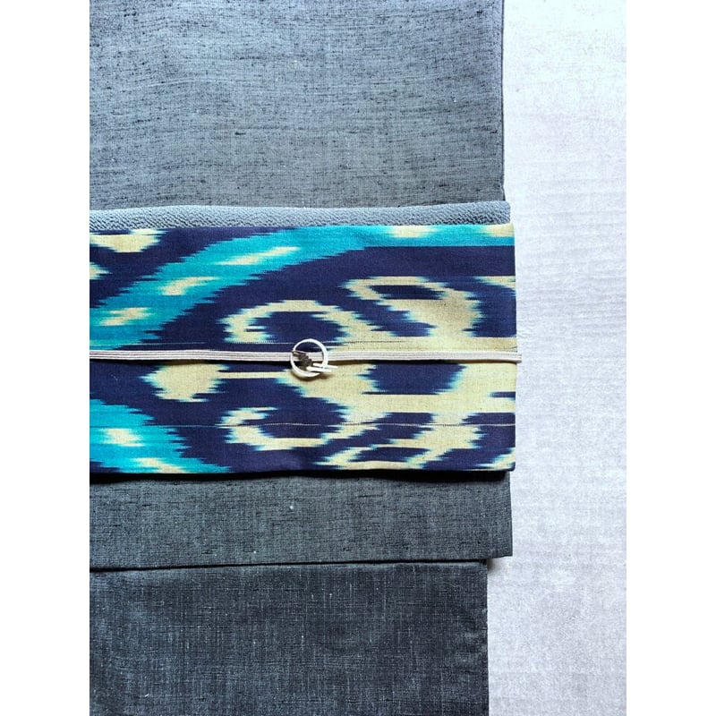 ウズベキスタン絣▪️名古屋帯▪️白茶紫緑▪️夫々月日荘 ウズベキスタン絣 木綿九寸名古屋帯 白藍色×白（仕立て上り） | 古布と