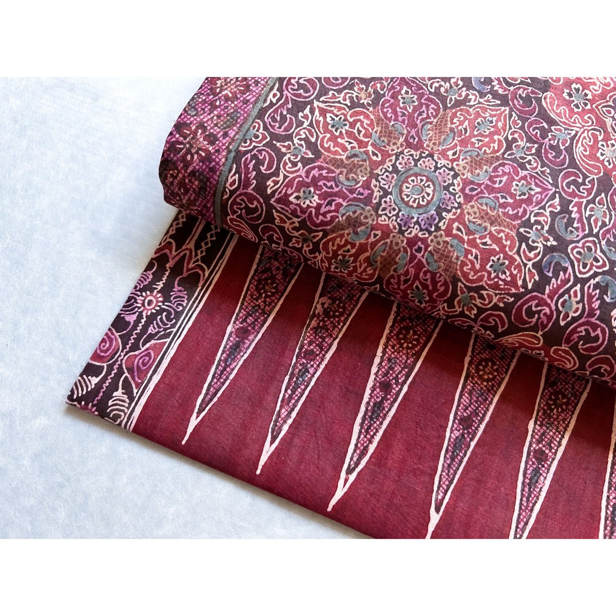 戦前 スマトラ島古布アップリケ使い 額装赤 戦前 スマトラ島古布アップリケ使い 額装赤