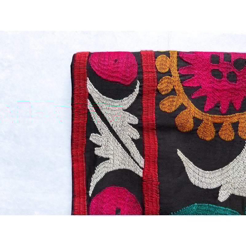 「美品」スザニ刺繍カンタキルト　スザニ刺繍 インド　手仕事　一点もの 手仕事を未来に残すウズベキスタンの刺繍布、スザニ - amirisu online