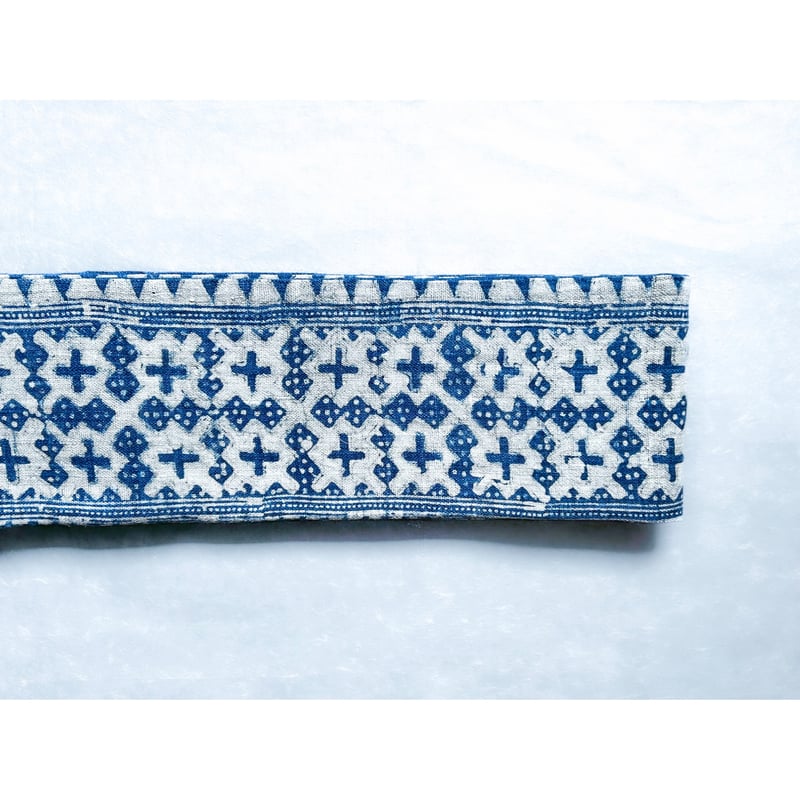 古布モン族藍染め手刺繍・おんぶ布 古布モン族手刺繍藍染バティック