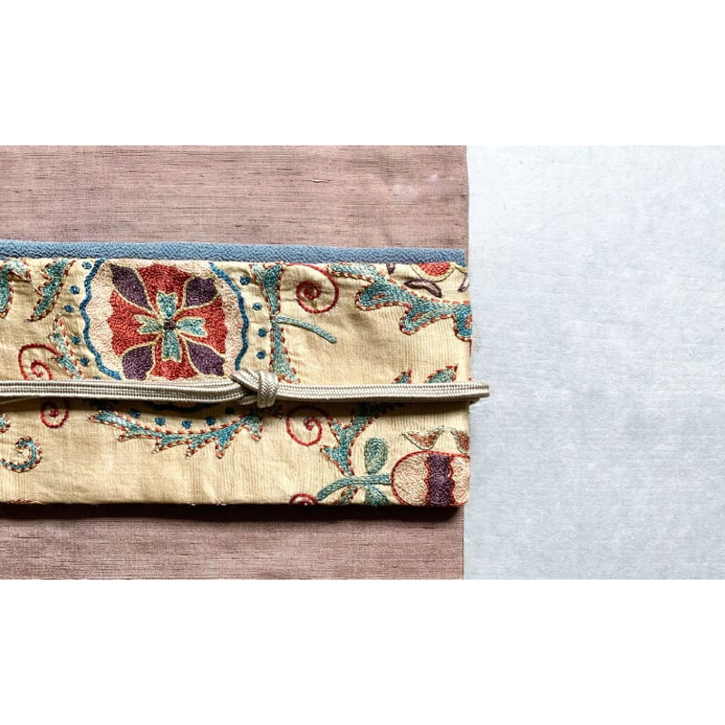 スザニ刺繍 九寸名古屋帯 鳥の子色B（仕立て上り） | 古布と帯