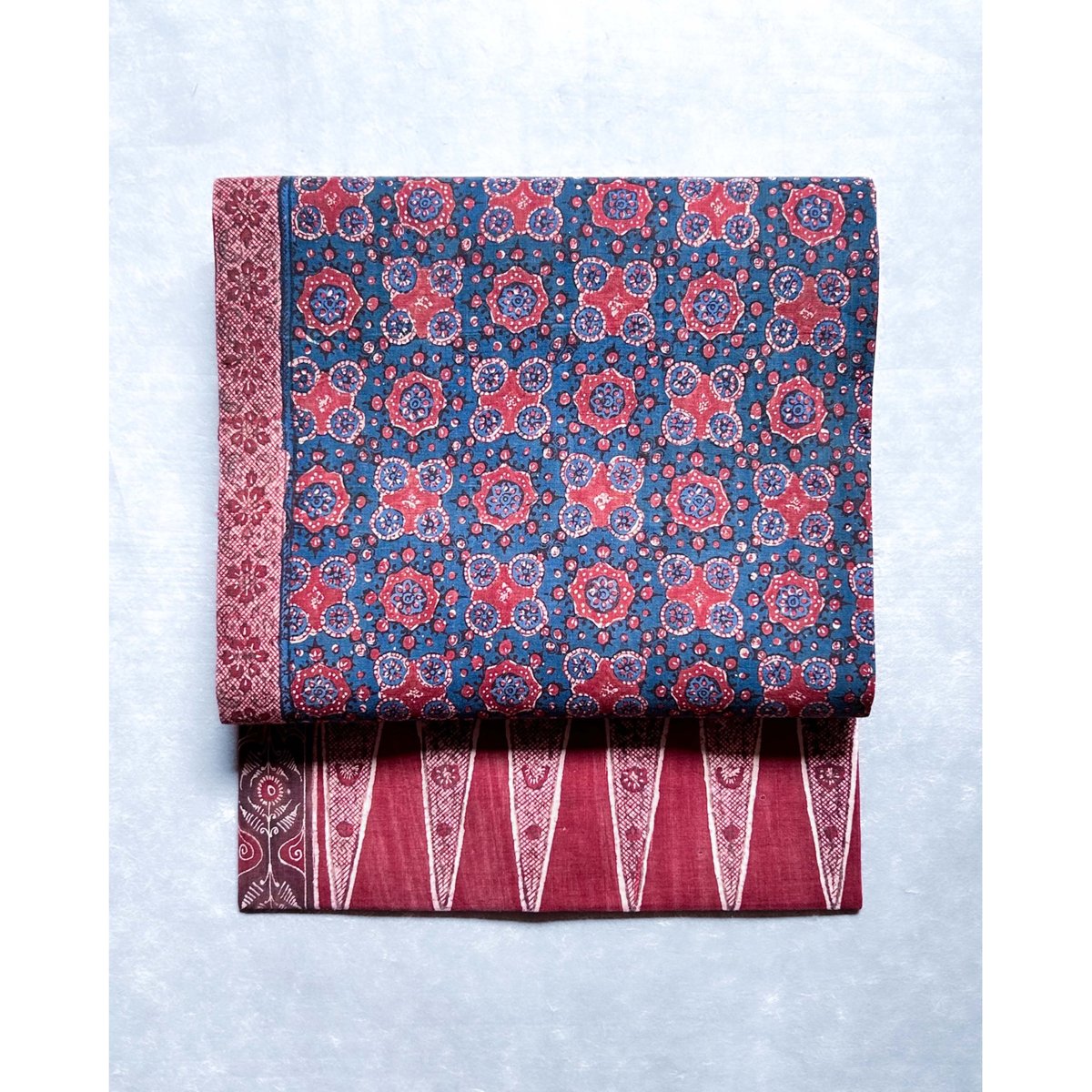 戦前 スマトラ島古布アップリケ使い 額装赤 スマトラ島渡り印度更紗 九寸名古屋帯 縹色B （仕立て上り） | 古布と