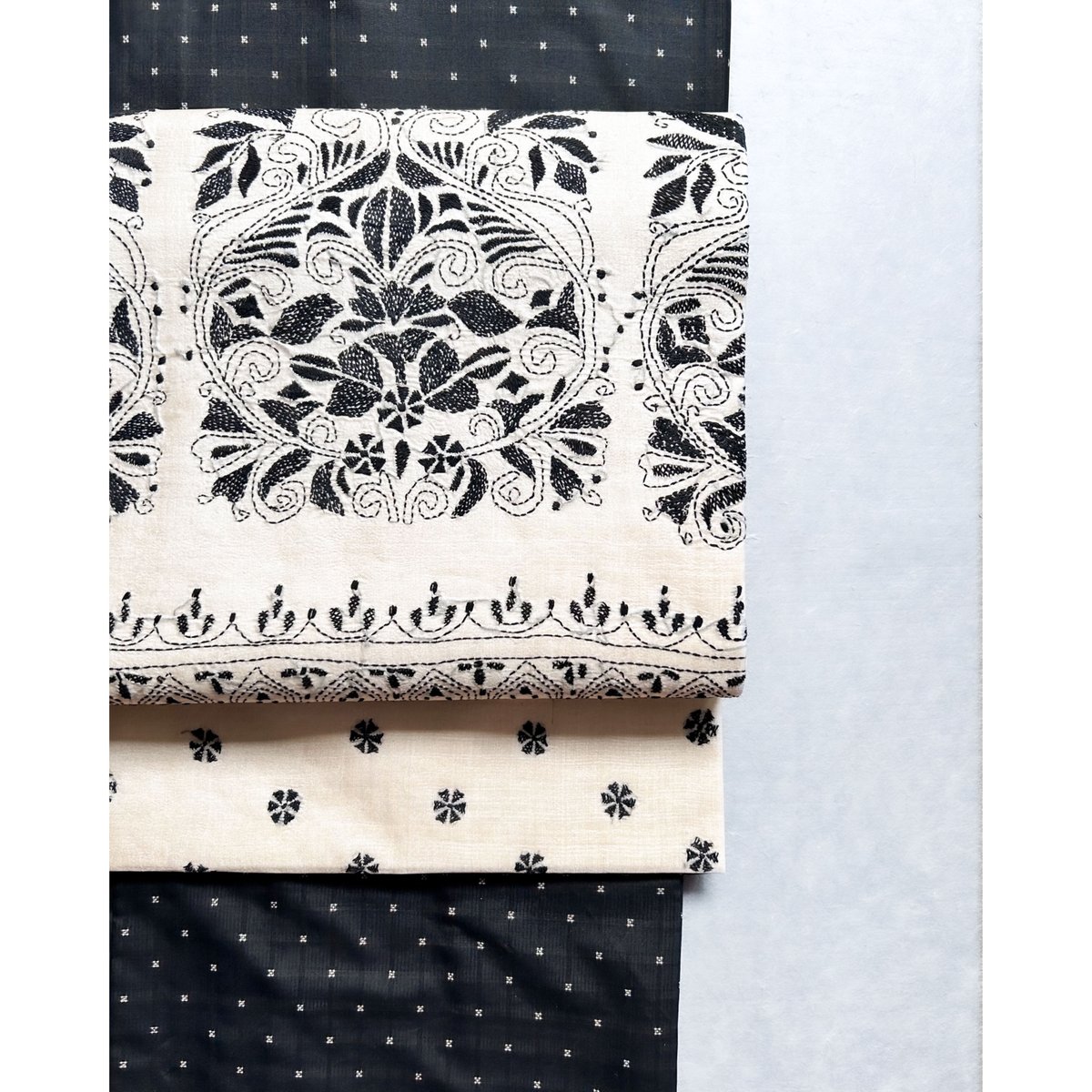 カンタ刺繍 九寸名古屋帯 モノトーン（仕立て上り） | 古布と帯
