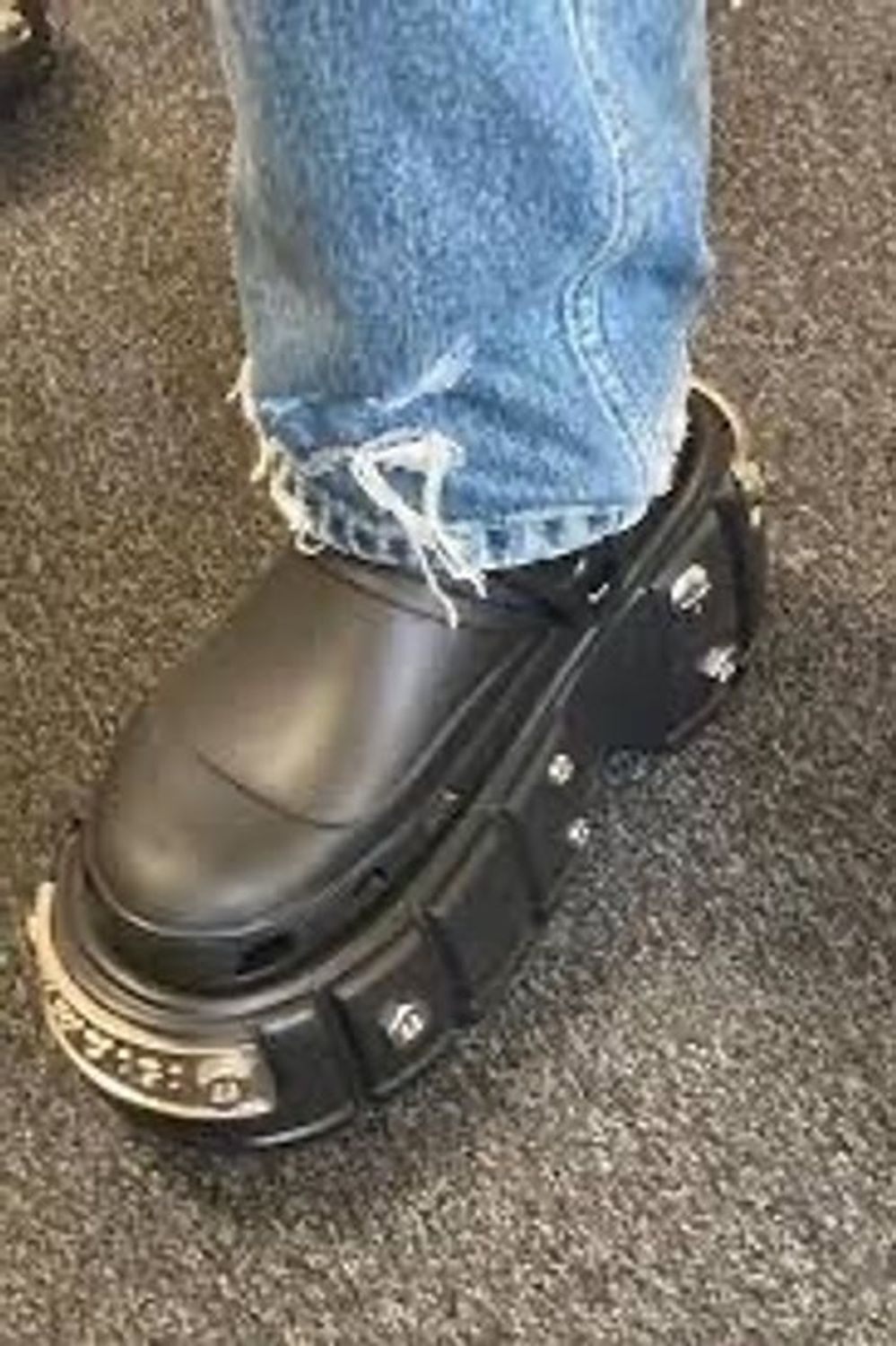 新品☆BALENCIAGA バレンシアガ BALENCIAGA Hard Crocs クロック