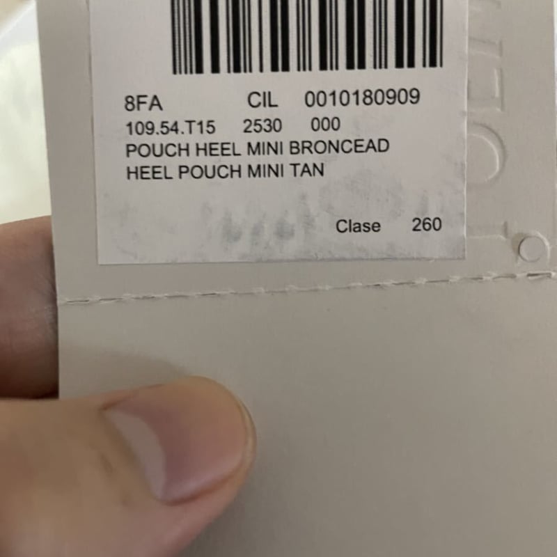 新品タグ付!LOEWE ロエベ ヒールポーチ ネックレス 小銭入れ 新品タグ付!LOEWE ロエベ ヒールポーチ ネックレス 小銭入れ