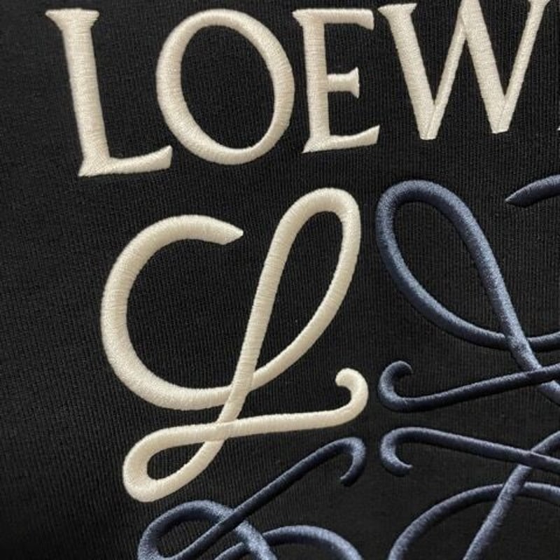 新品☆LOEWE ロエベ ブランドロゴ 刺繍 アナグラム スウェットシャツ ... 新品未使用LOEWE ロエベ アナグラム 刺繍ロゴスウェットxl09