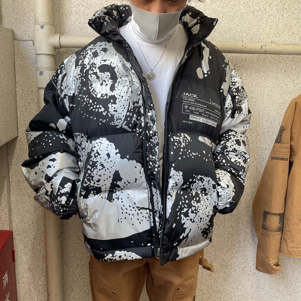 貴重XL★限定★ Travis Scott PS5 System Reflective Down Puffer Jacket トラビススコット  カクタスジャック 中綿ダウンジャケット