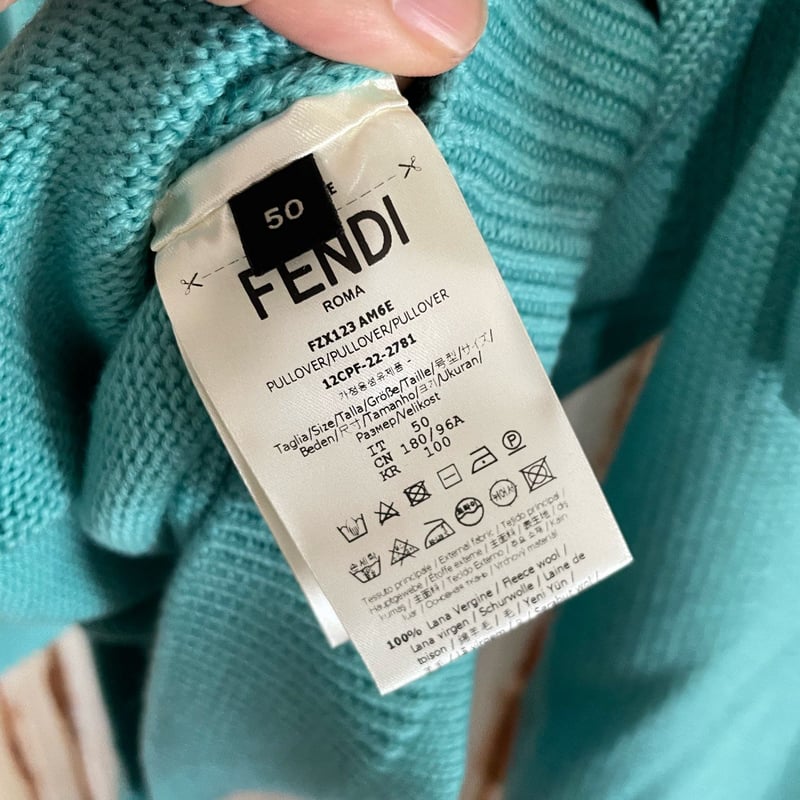 タグ付き FENDI カシミアニット