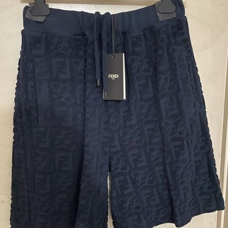 新品☆FENDI フェンディ FF モノグラム ブランドロゴ 総柄 ハーフ 