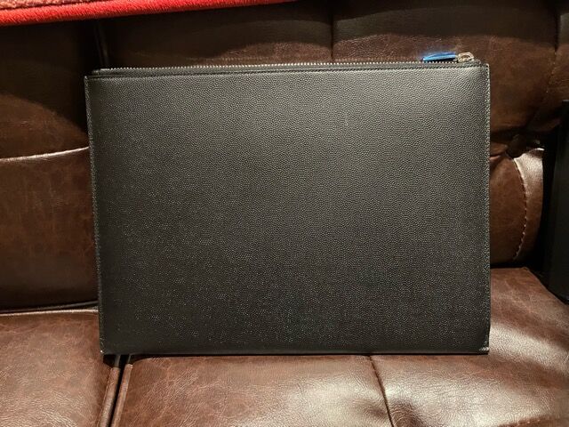 新品☆SAINT LAURENT サンローラン クラッチバッグ ポーチ タブレット 