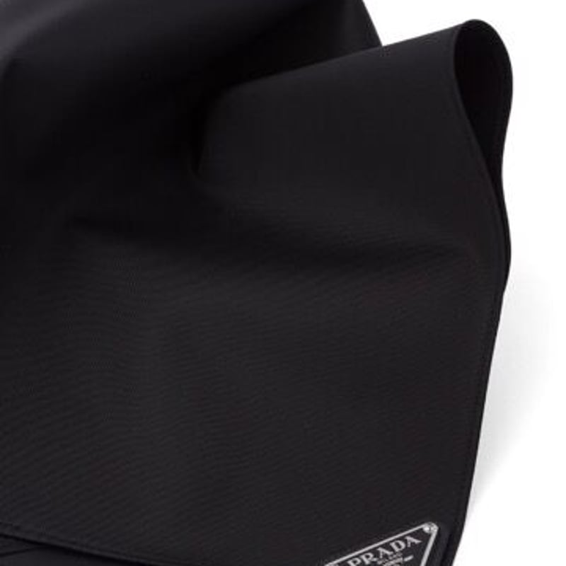 新品タグ付き☆PRADA プラダ ナイロン 三角 ブランドロゴ 新品タグ付き☆PRADA プラダ ナイロン 三角 ブランドロゴ