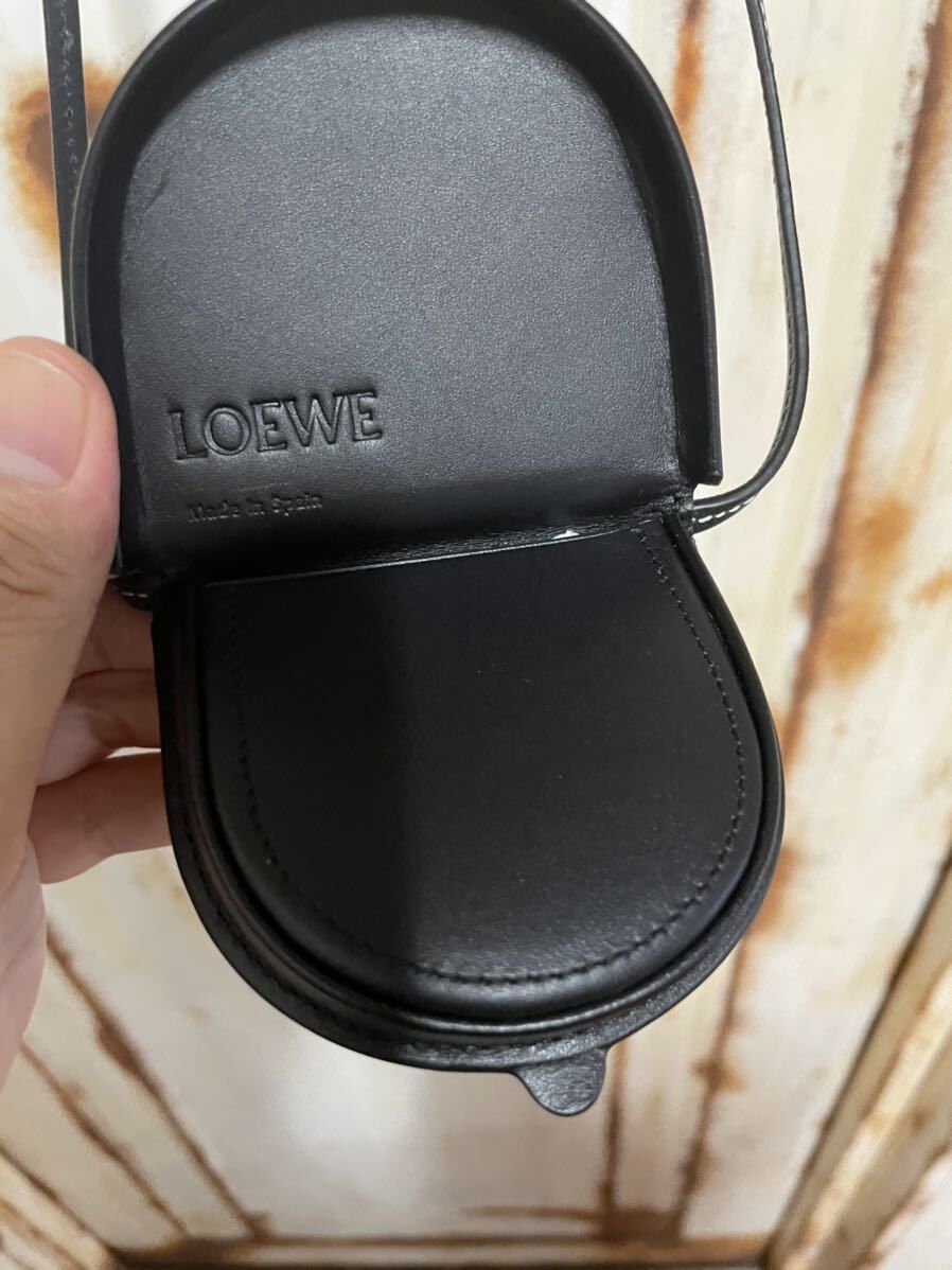新品タグ付!LOEWE ロエベ ヒールポーチ ネックレス 小銭入れ 新品タグ付!LOEWE ロエベ ヒールポーチ ネックレス 小銭入れ