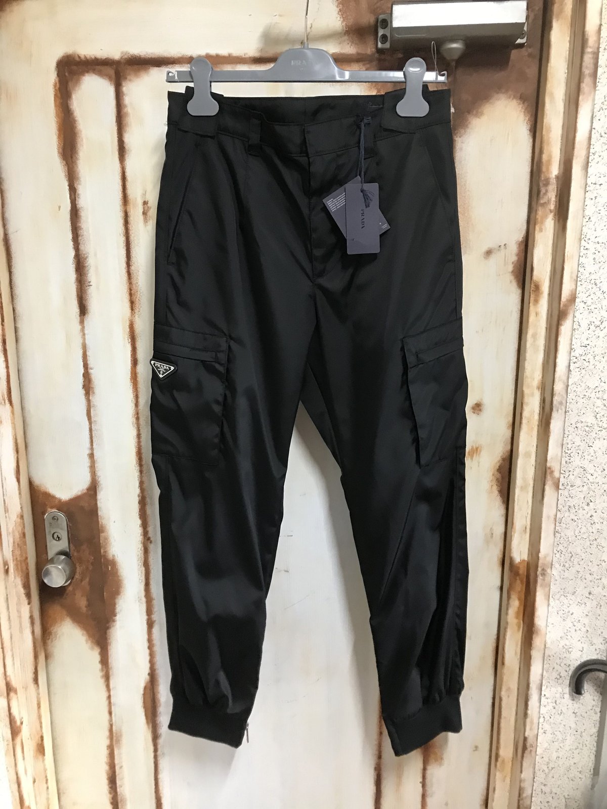 新品タグ付き PRADA プラダ イージーカーゴ ナイロン パンツ