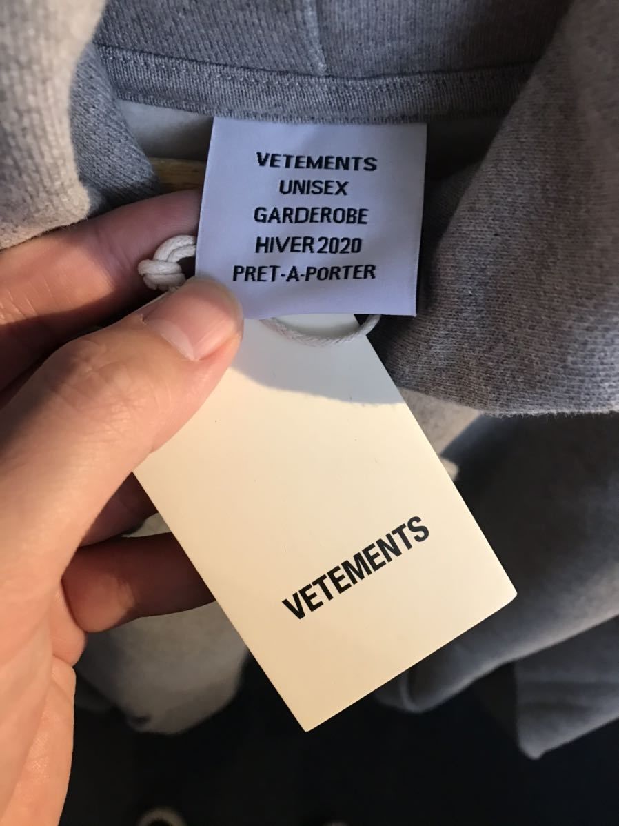 新品タグ付き☆VETEMENTS ヴェトモン フード ラベル オーバー