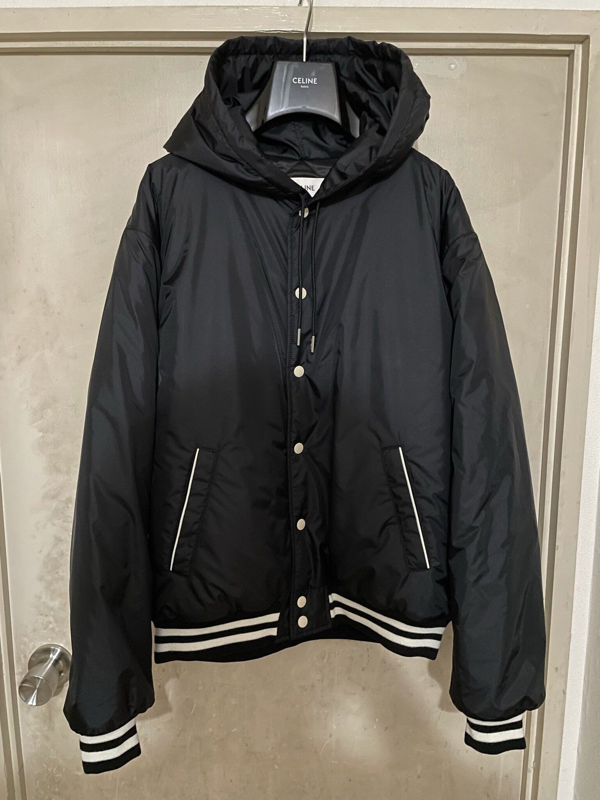 新品☆21FW☆CELINE Hedi Simane セリーヌ バックロゴ フード 新品☆21FW☆CELINE Hedi Simane セリーヌ バックロゴ フード