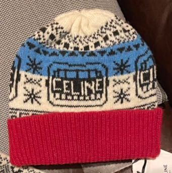 CELINE セリーヌ ニット帽 THE DANCING KID 新品タグ付☆CELINE セリーヌ ロゴ THE DANCING KIDニット帽