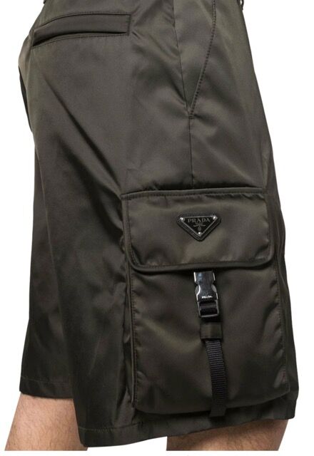 新品タグ付き PRADA re-nylon プラダ カーゴ ナイロン 新品タグ付き PRADA re-nylon プラダ カーゴ ナイロン