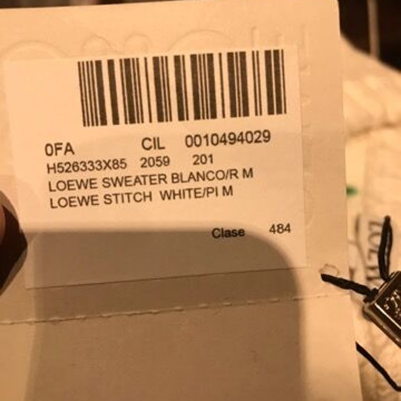 新品☆LOEWE ロエベ ブランドロゴ ステッチ 垂れ糸 コットン 新品☆LOEWE ロエベ ブランドロゴ ステッチ 垂れ糸 コットン