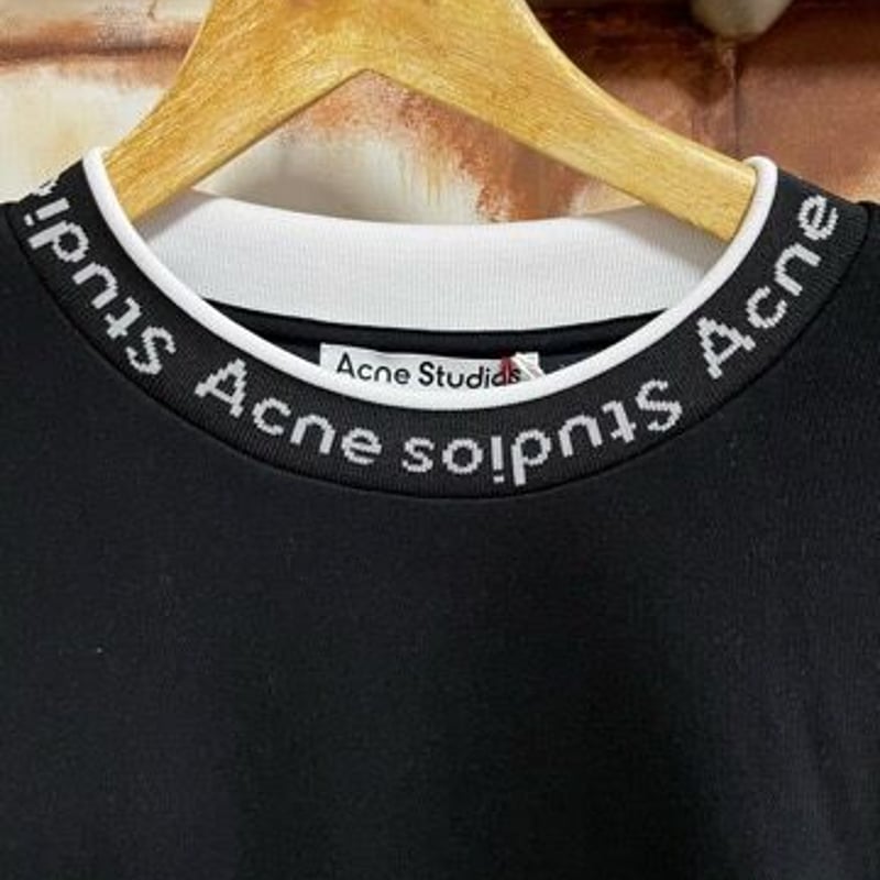 Acne Studios 限定 ハイネック ロゴ Tシャツ