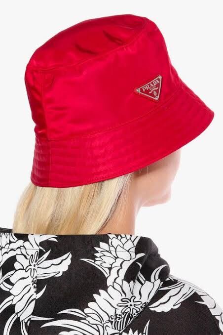 新品タグ付き☆PRADA プラダ ナイロン ブランドロゴ バケット