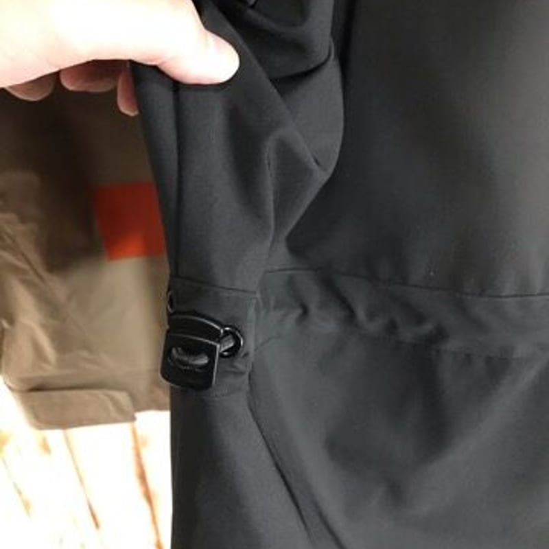 新品タグ付き☆BURBERRY バーバリー 袖ロゴプリント カラー 新品タグ付き☆BURBERRY バーバリー 袖ロゴプリント カラー
