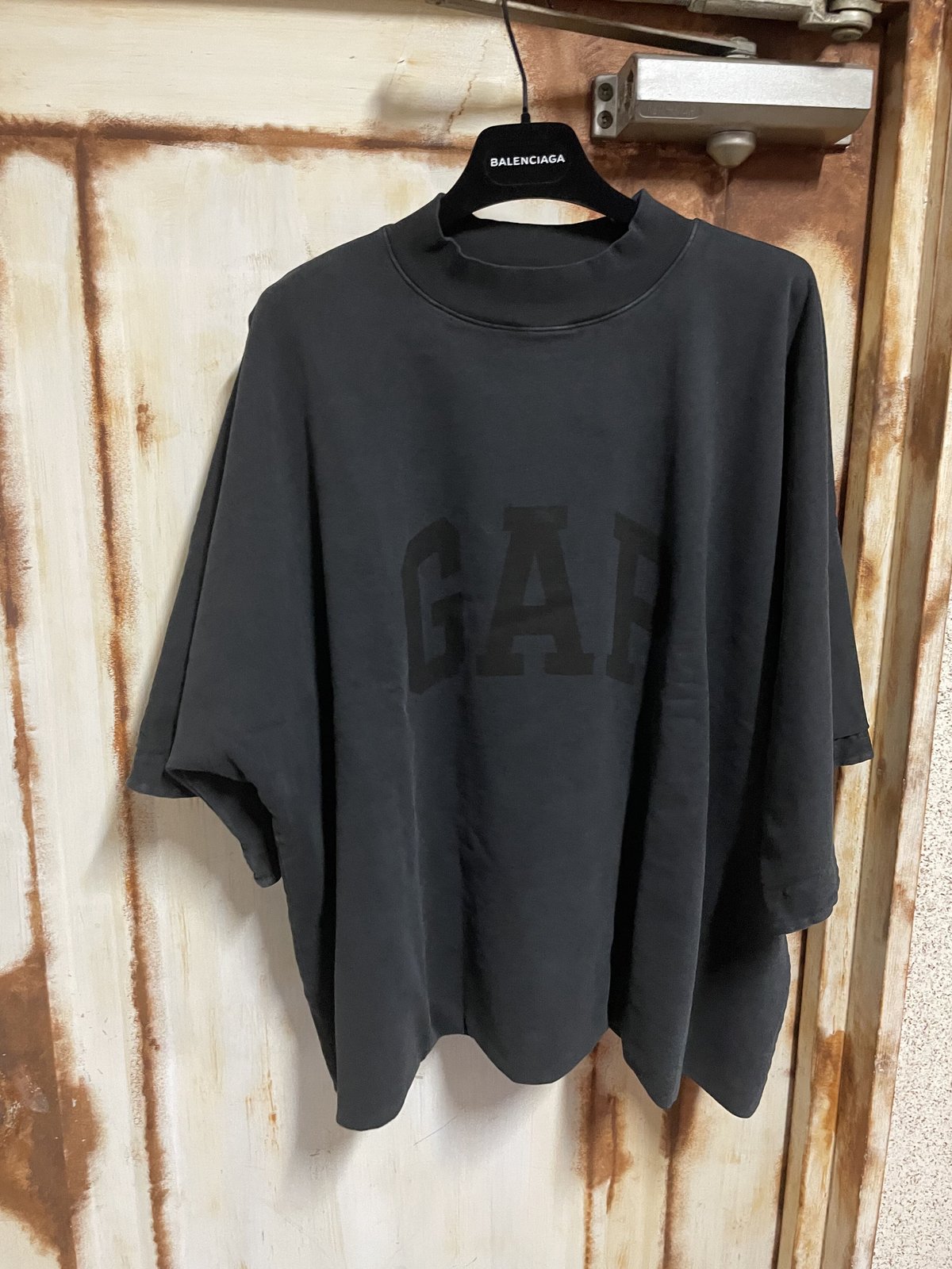 新作☆限定☆ YEEZY GAP ENGINEERED BY BALENCIAGA DOVE 