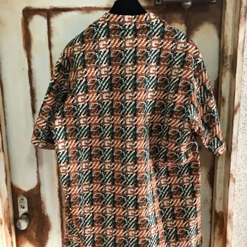 GUCCIプリントボーリングセットアップ。