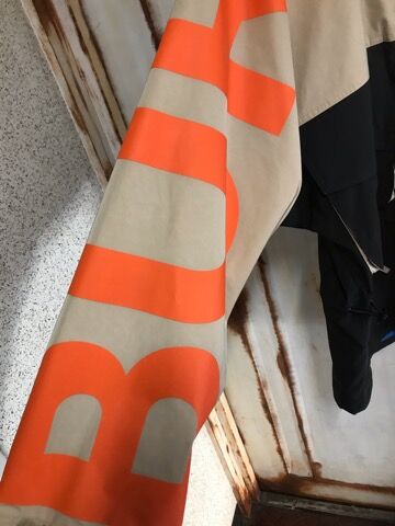 新品タグ付き☆BURBERRY バーバリー 袖ロゴプリント カラー 新品タグ付き☆BURBERRY バーバリー 袖ロゴプリント カラー