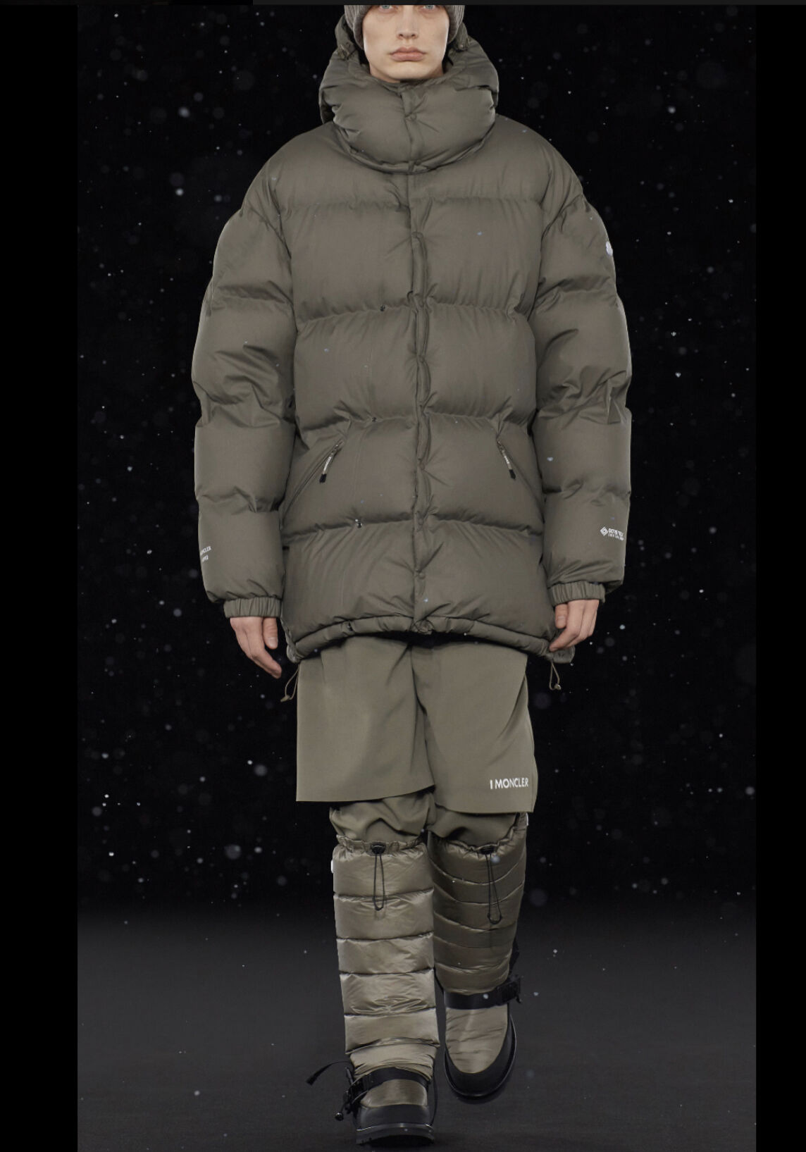 新品未使用 Lサイズ MONCLER GENIUS 4 MONCLER HYKE