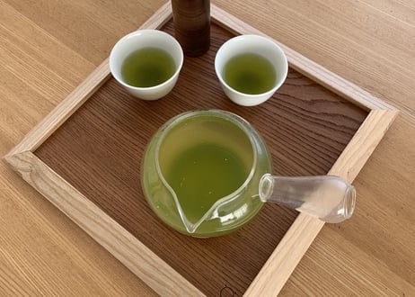 お盆 / serving tray